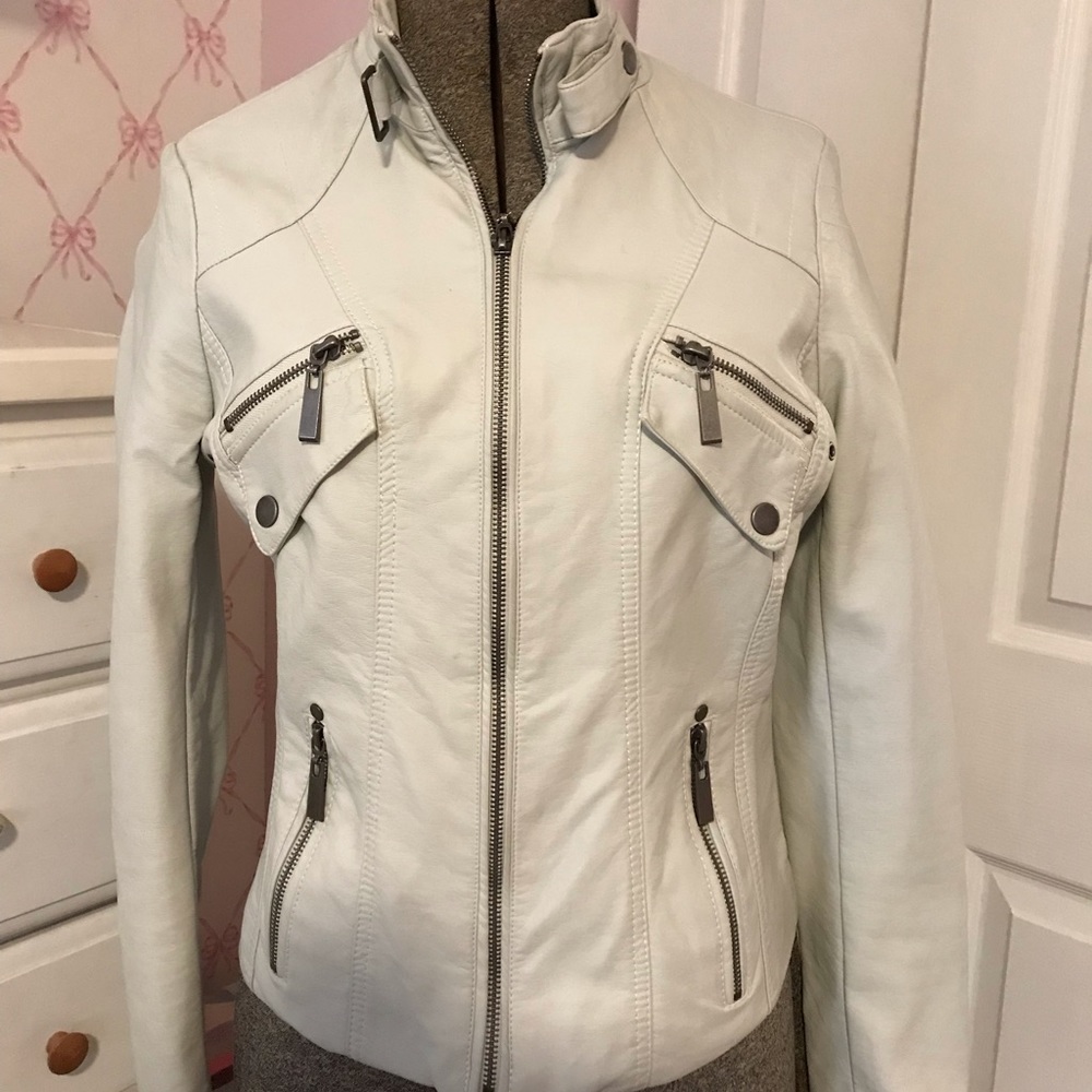 Fitted faux leather jacket